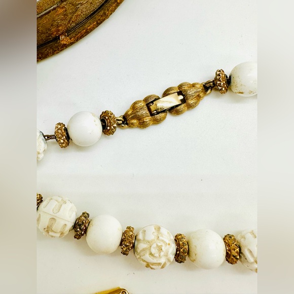Vintage White MONET Necklace & Earrings - Picture 7 of 12